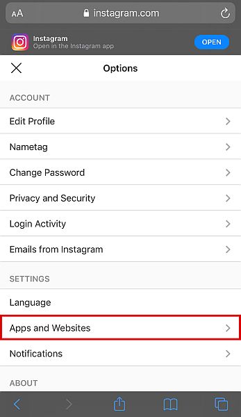 iPhone-Kontaktfreigabeoptionen mit hervorgehobener E-Mail-Option