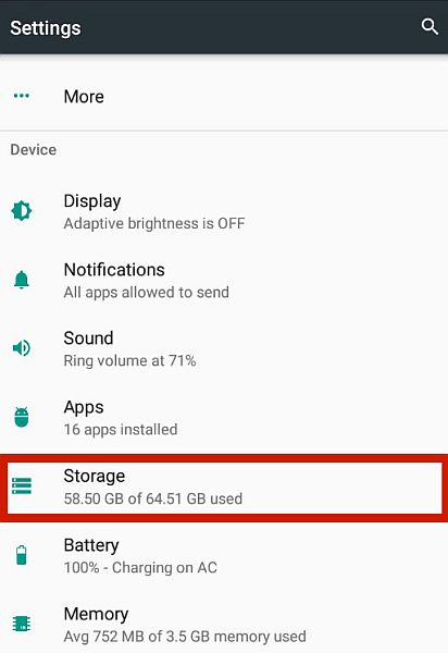 إعدادات Android مع تمييز خيار التخزين