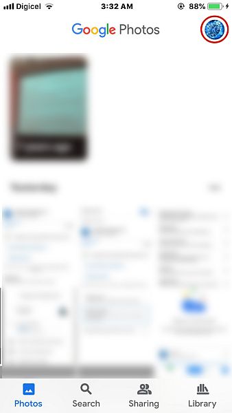 Главный экран Google Фото с выделенным значком профиля